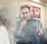 Ο Παναγιώτης Τσαμαδός απαντάει στα ερωτήματα μας για το ηλεκτρονικό τσιγάρο