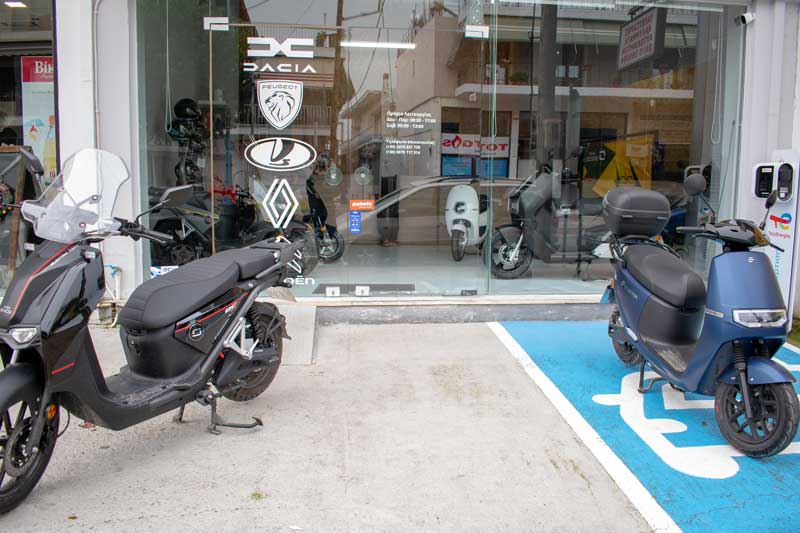 Ηλεκτρικά μηχανάκια - Scooter - Λάρισα - Lolos EV Solutions