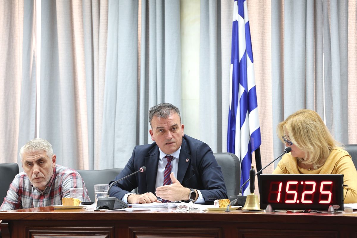 Δυναμική εξωστρέφεια, με «όχημα» τη νεολαία και αλληλεγγύη οι στόχοι για τη Λάρισα του 2025 