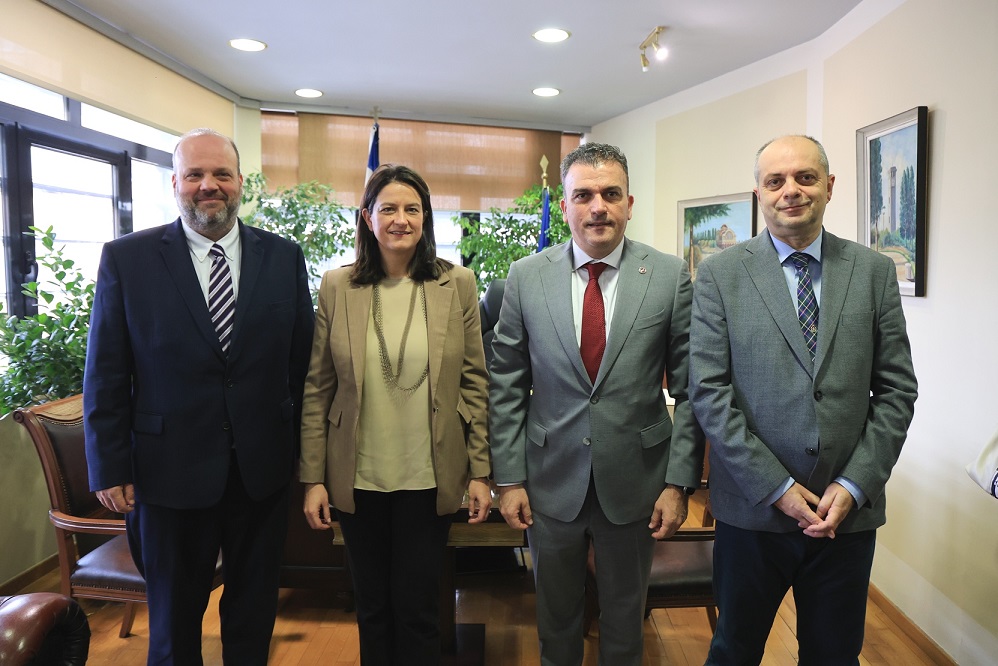 Συνάντηση Υπουργού Εργασίας & Κοινωνικής Ασφάλισης με τον Δήμαρχο Λαρισαίων