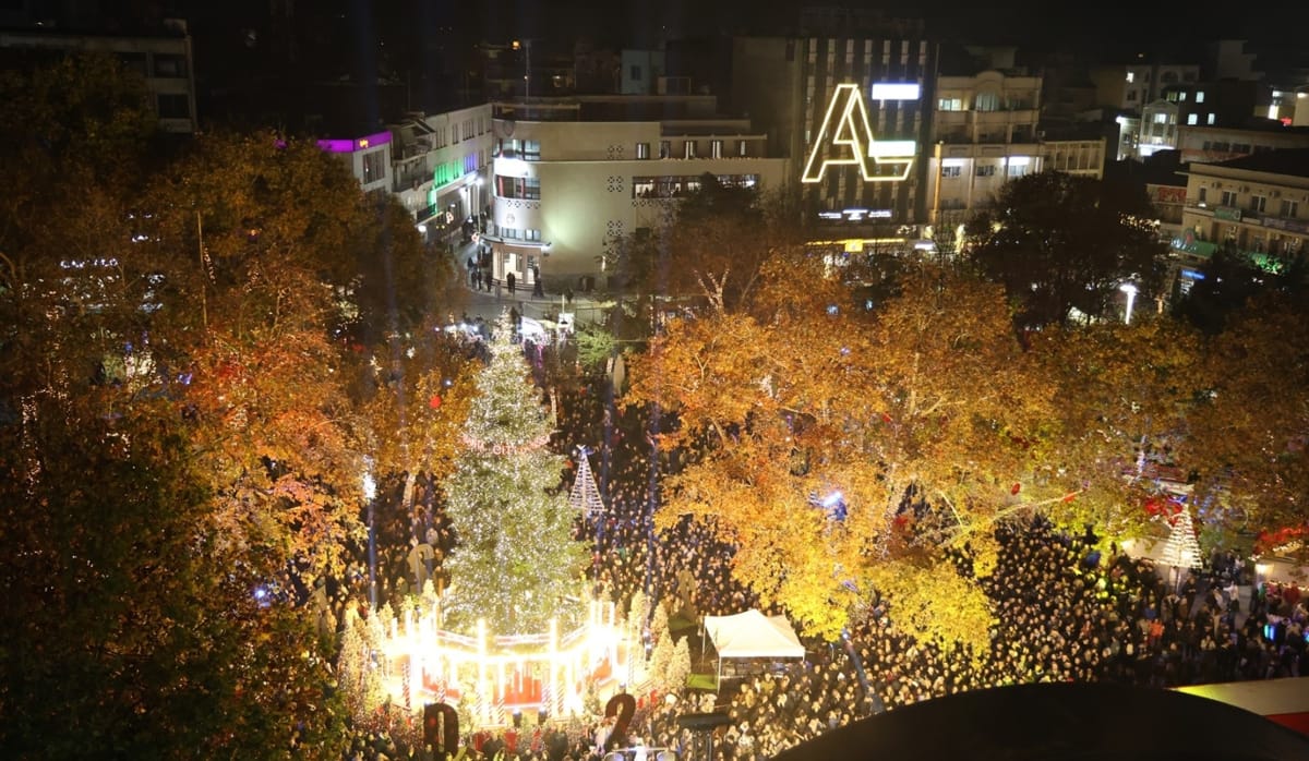 Μαγικά Χριστούγεννα και Πρωτοχρονιά στη Λάρισα: Χριστουγεννιάτικη παρέλαση αρμάτων, drone show, συναυλίες και πλήθος εκδηλώσεων από τον Δήμο Λαρισαίων 
