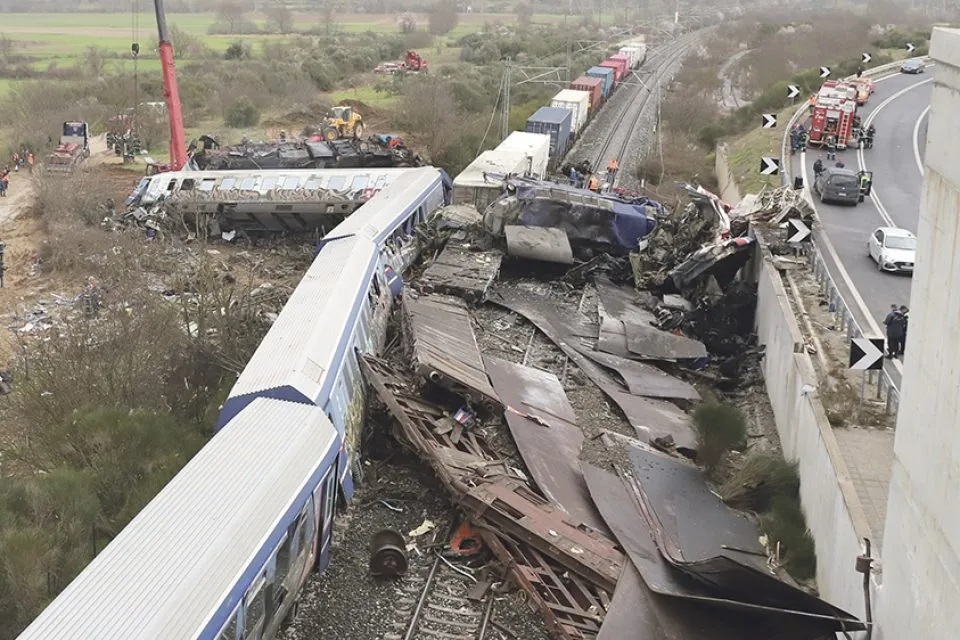 Οι 122 μάρτυρες στη δίκη για την τραγωδία των Τεμπών