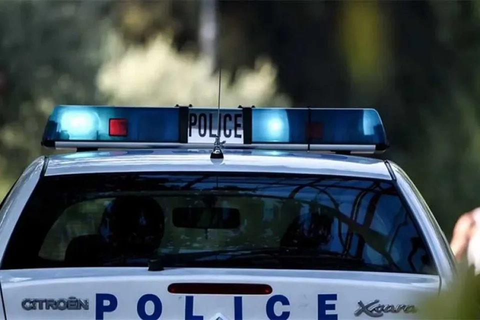 Καταδίωξη και σύλληψη ιερέα από χωριό του ν. Λάρισας – Αρνήθηκε αλκοτέστ και βρέθηκε στο ίδιο κελί με τον μητροκτόνο