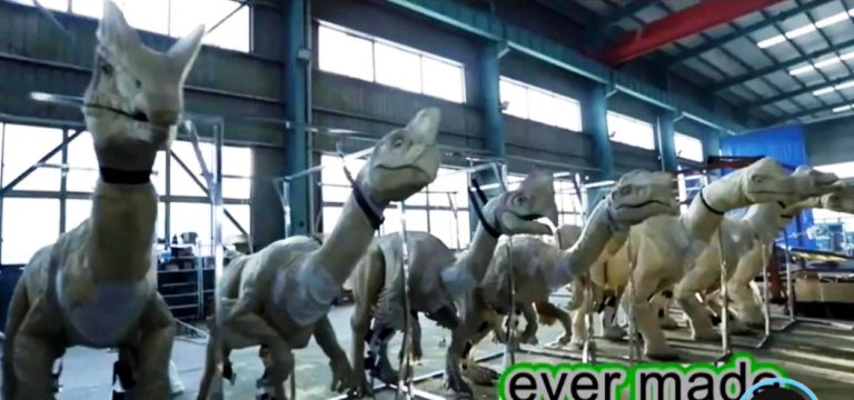 Ο Λαρισαίος που κατασκευάζει πάρκα δεινοσαύρων σε όλο τον κόσμο