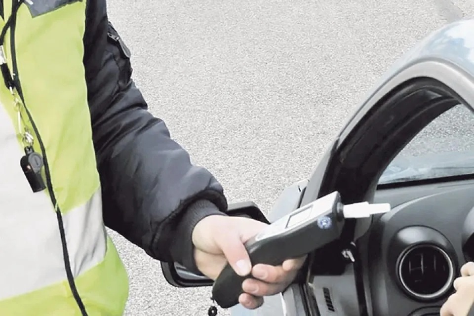 Βαριά καμπάνα σε 34χρονο Λαρισαίο που οδηγούσε υπό την επήρεια αλκοόλ