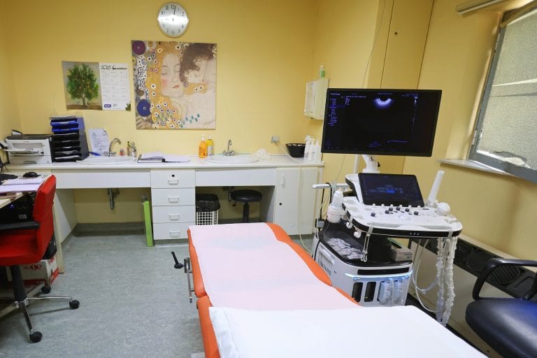 Σύγχρονος εξοπλισμός στην Μαιευτική Κλινική του Πανεπιστημιακού Νοσοκομείου Λάρισας από την Περιφέρεια Θεσσαλίας